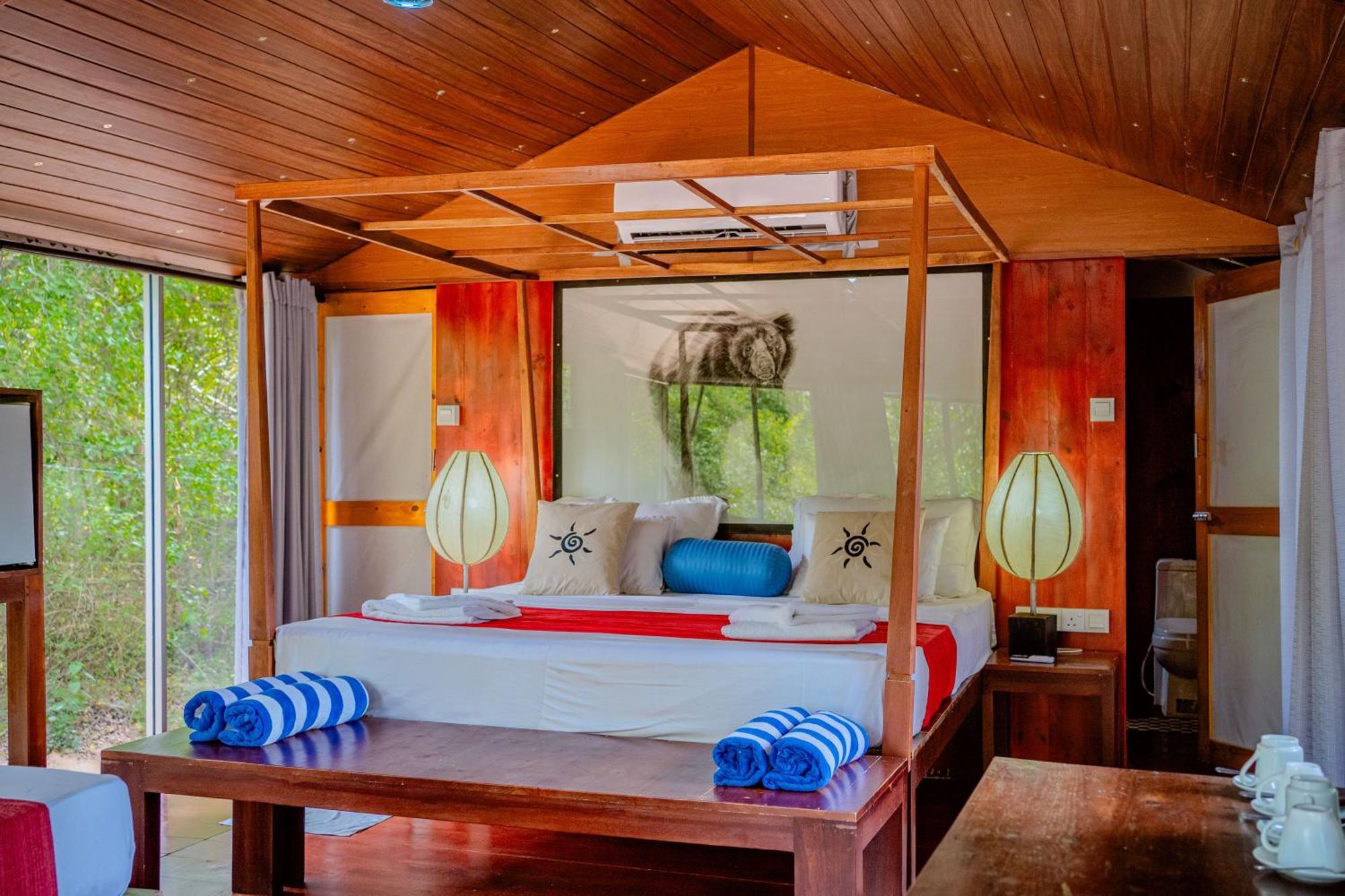 Lowin Yala Exterior photo