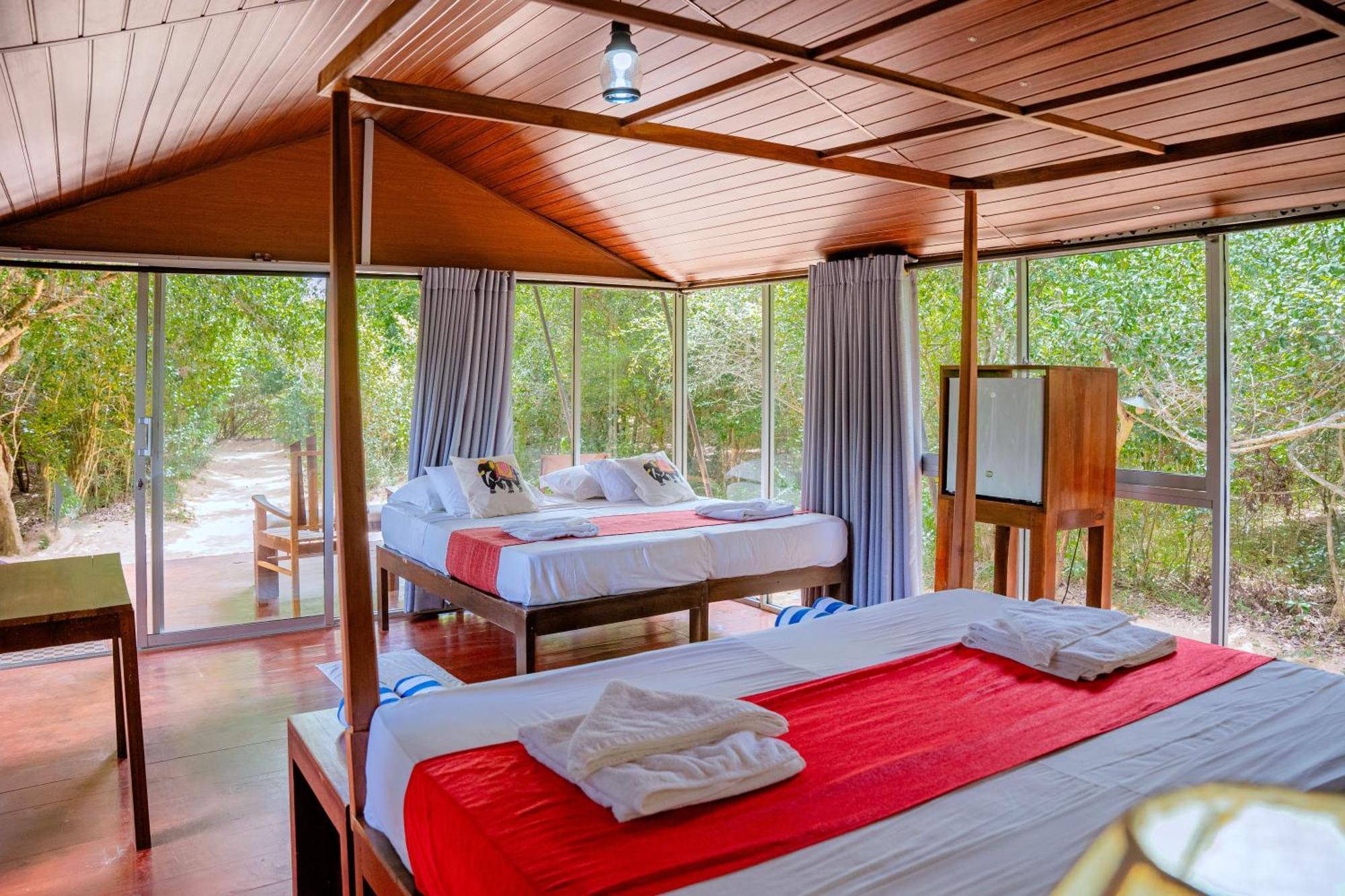 Lowin Yala Exterior photo