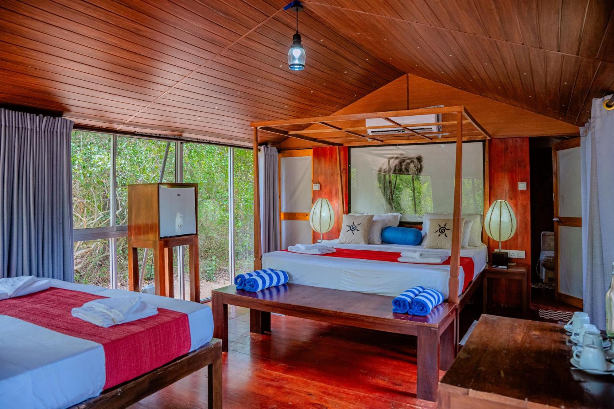 Lowin Yala Exterior photo