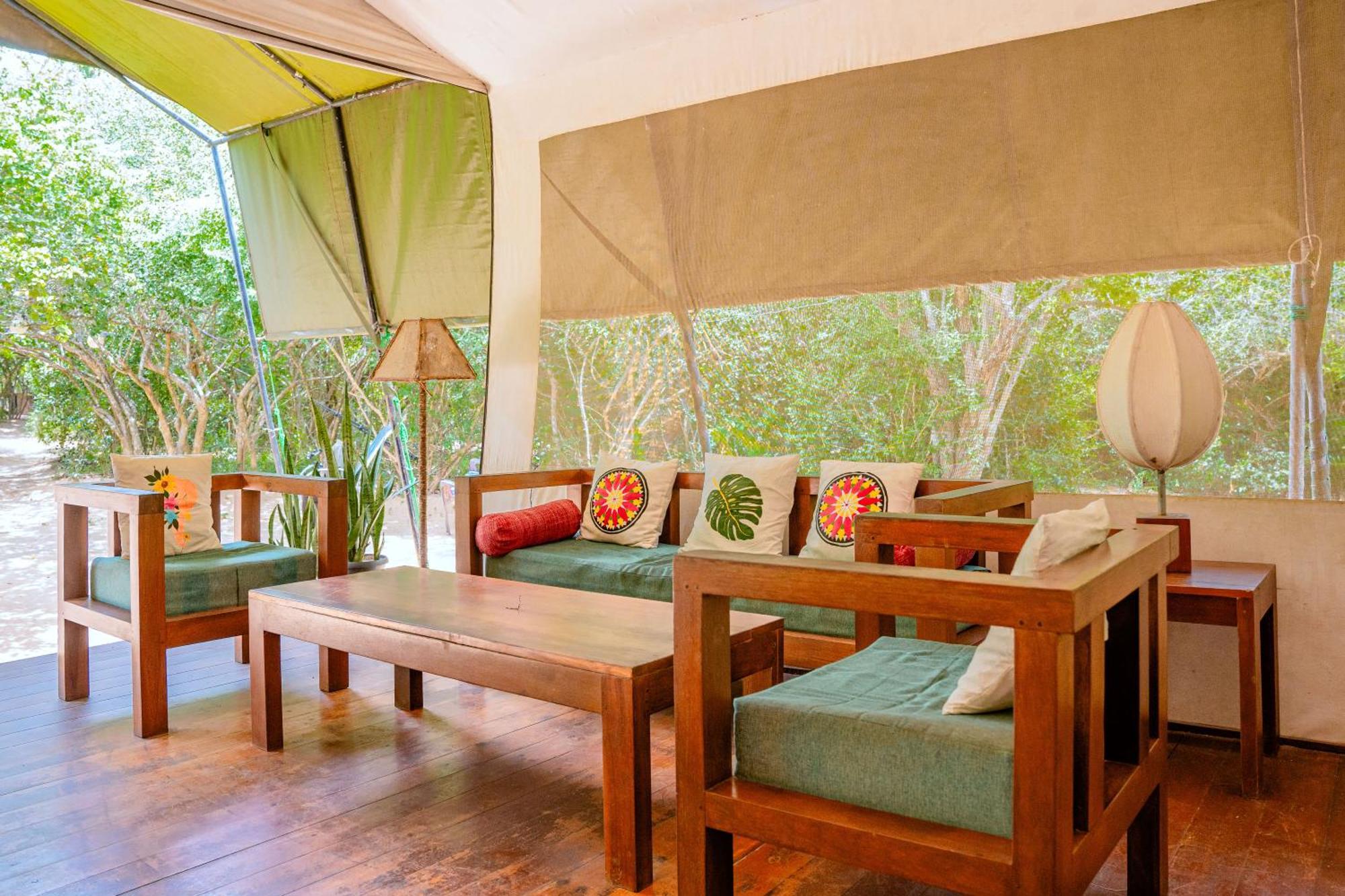 Lowin Yala Exterior photo