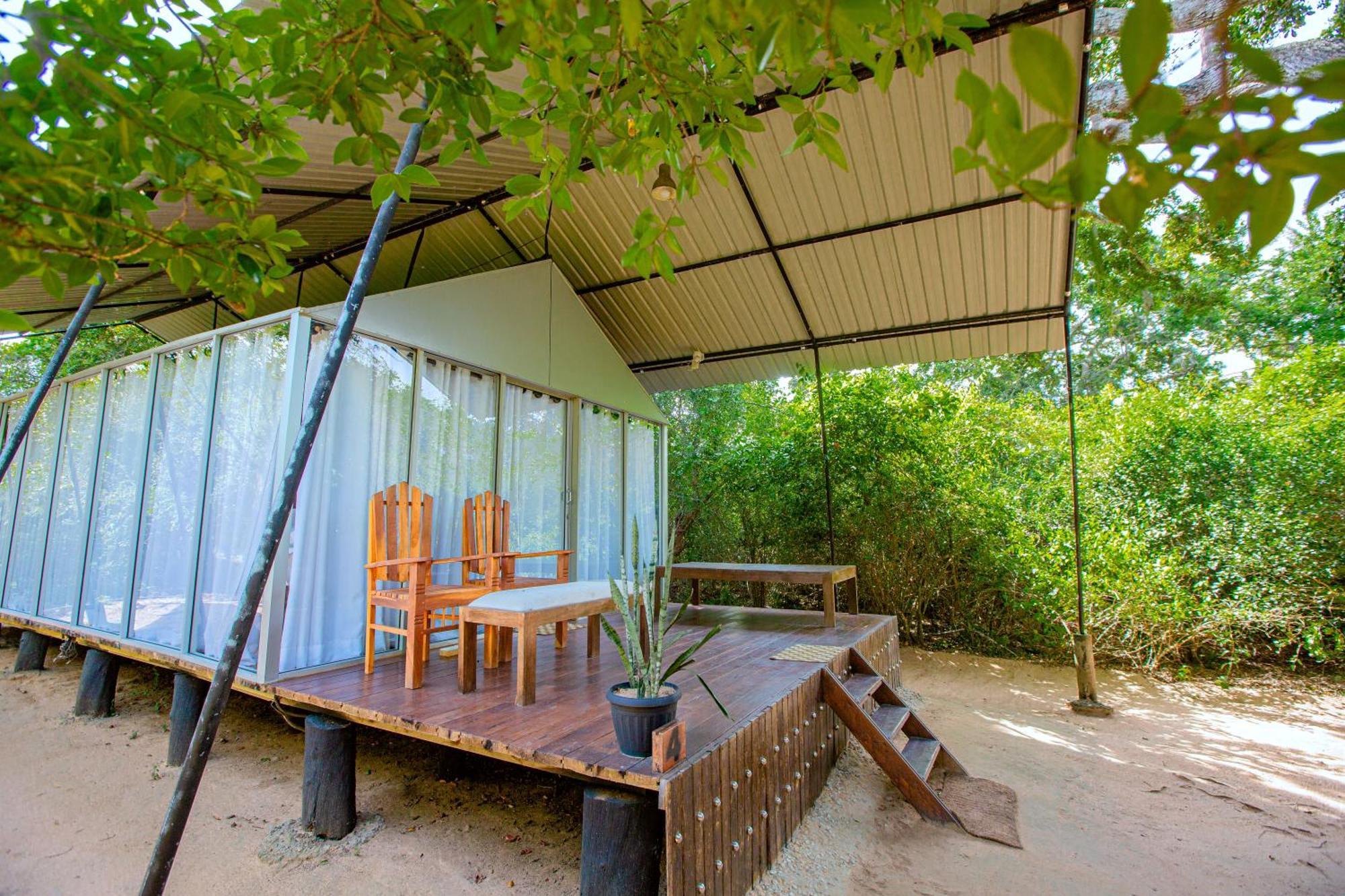 Lowin Yala Exterior photo
