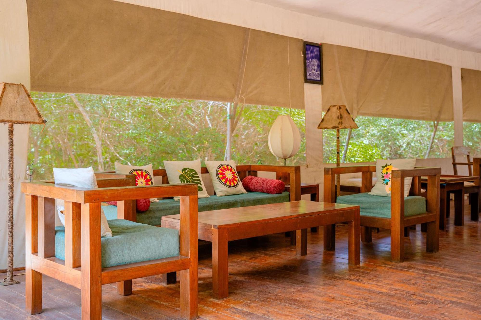 Lowin Yala Exterior photo