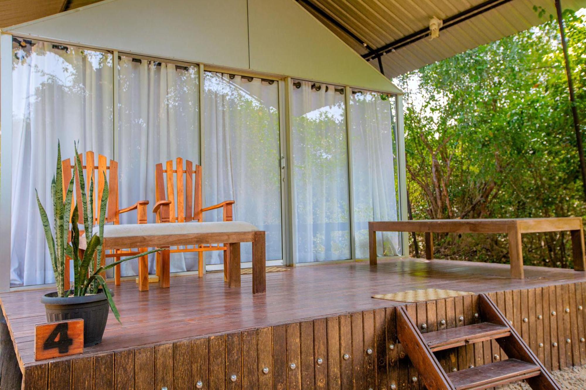 Lowin Yala Exterior photo